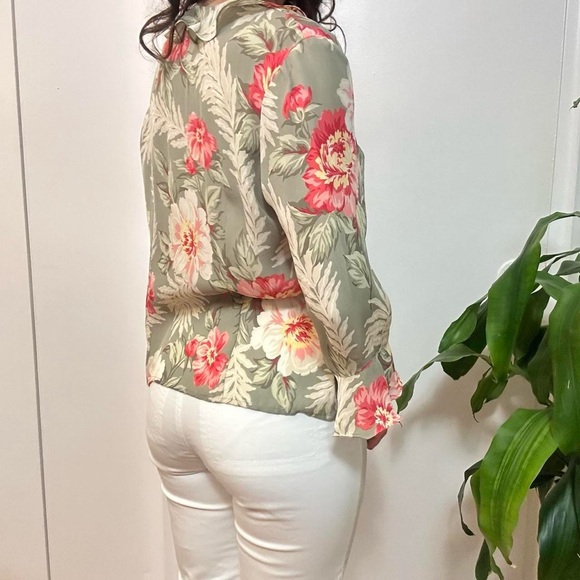 Jones New York Luxury Silk Floral Ruffle Blouse Size Medium - Picture 8 of 8